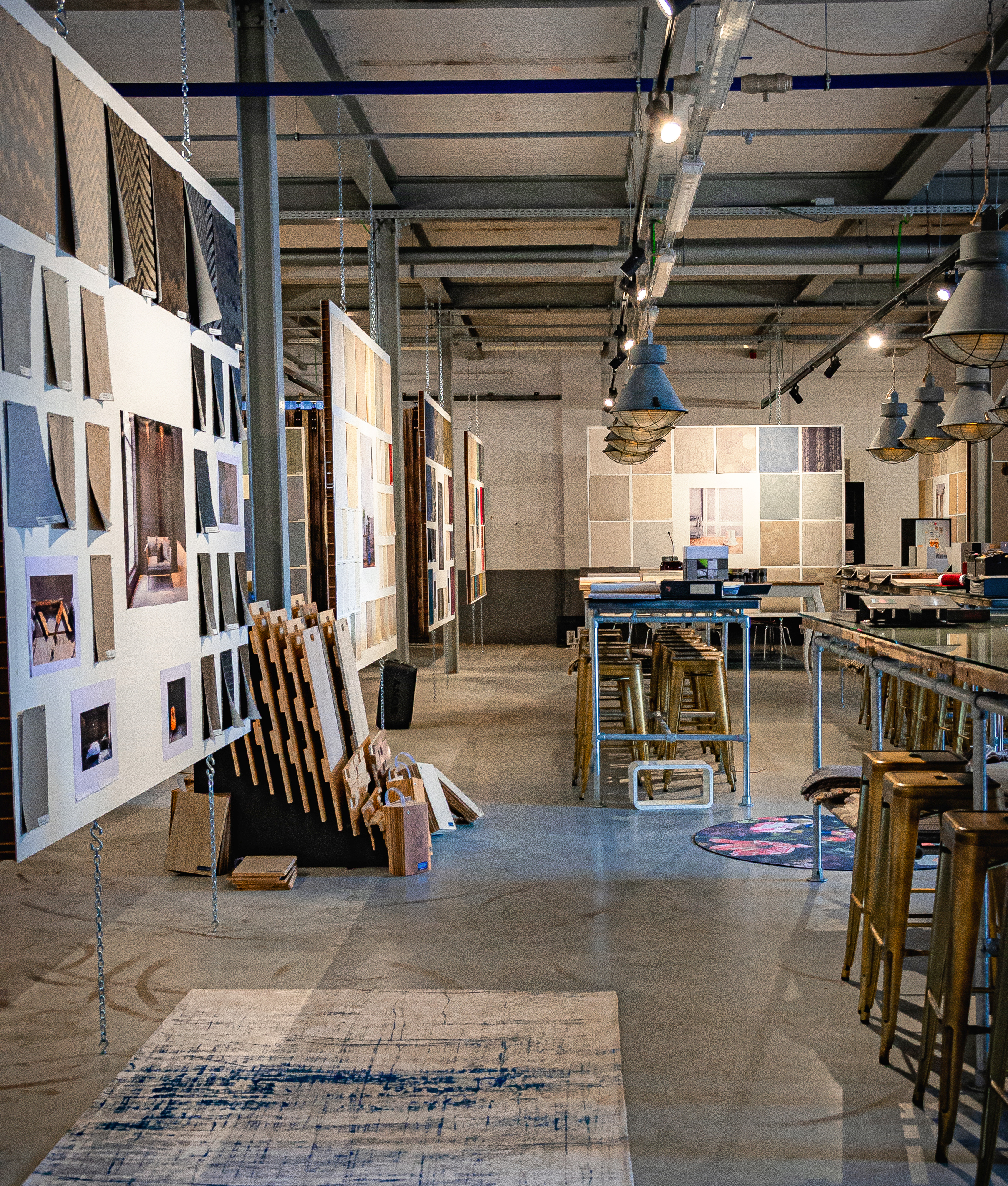 A factory and concept store based in the oldest weaving mill in Belgium.